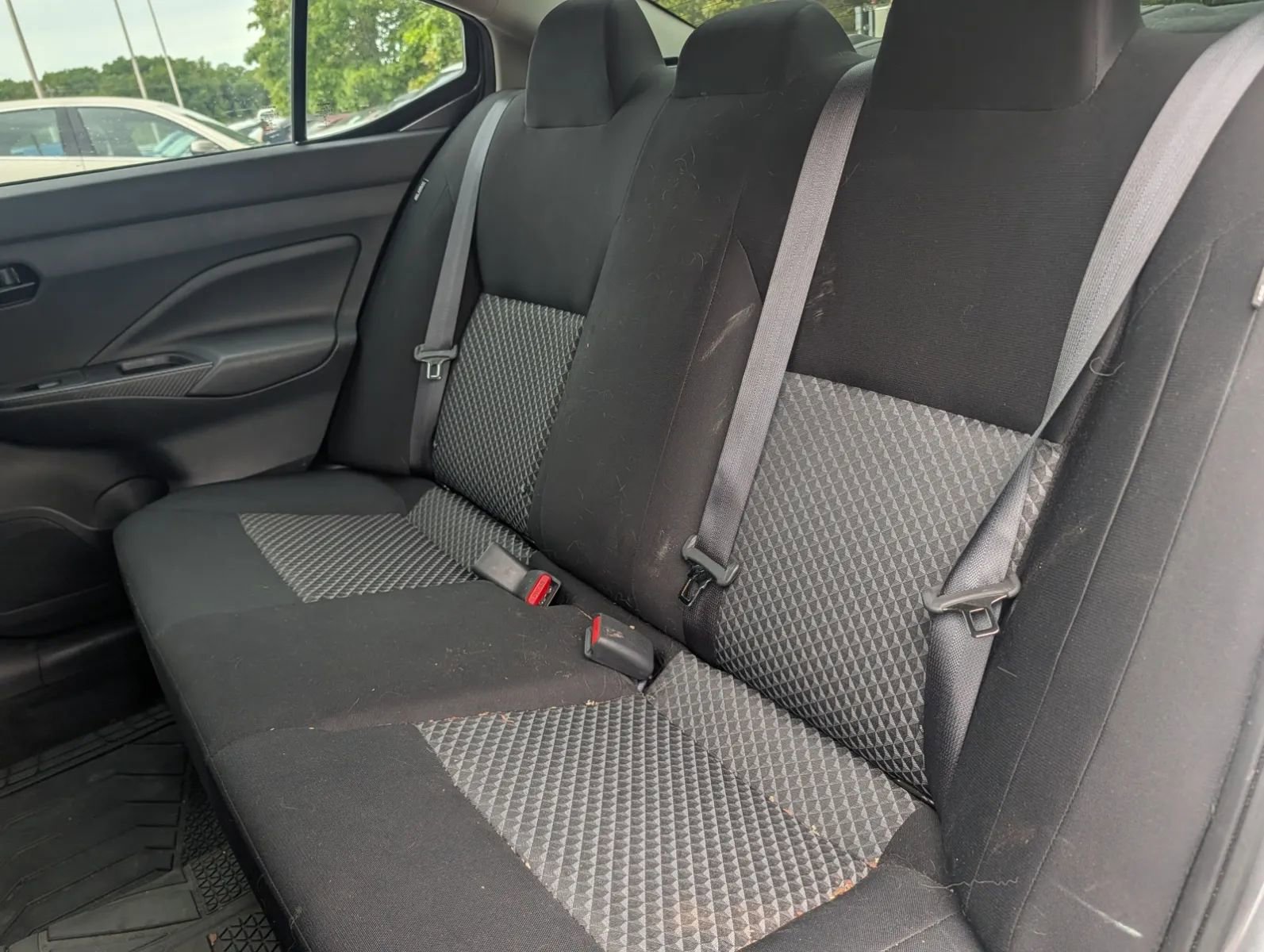 Used 2022 Nissan Versa S FWD image 9