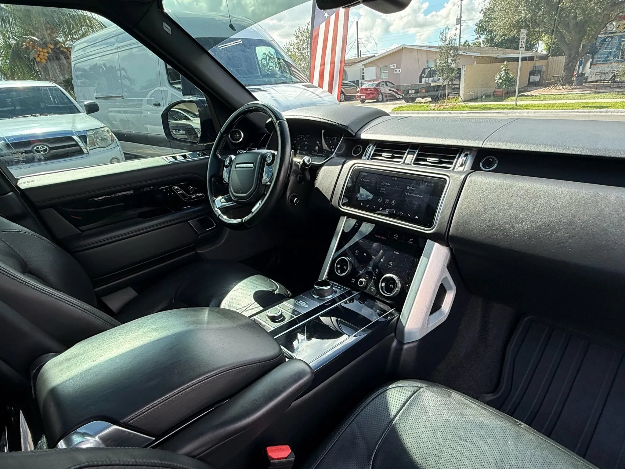 Used 2019 Land Rover Range Rover Supercharged AWD/4WD image 24