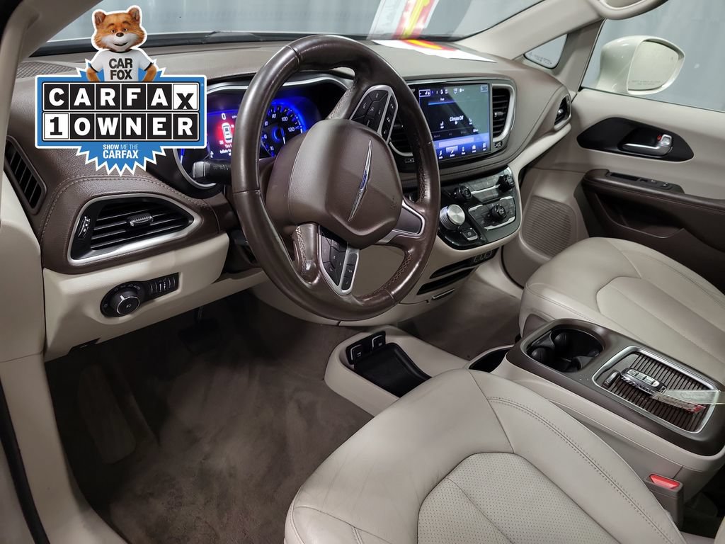 Used 2021 Chrysler Pacifica Touring-L FWD image 13