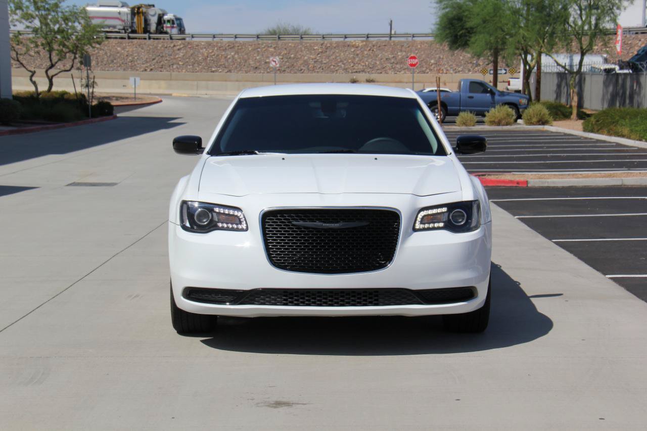 Used 2023 Chrysler 300 Touring w/ Sport Appearance Package RWD image 2