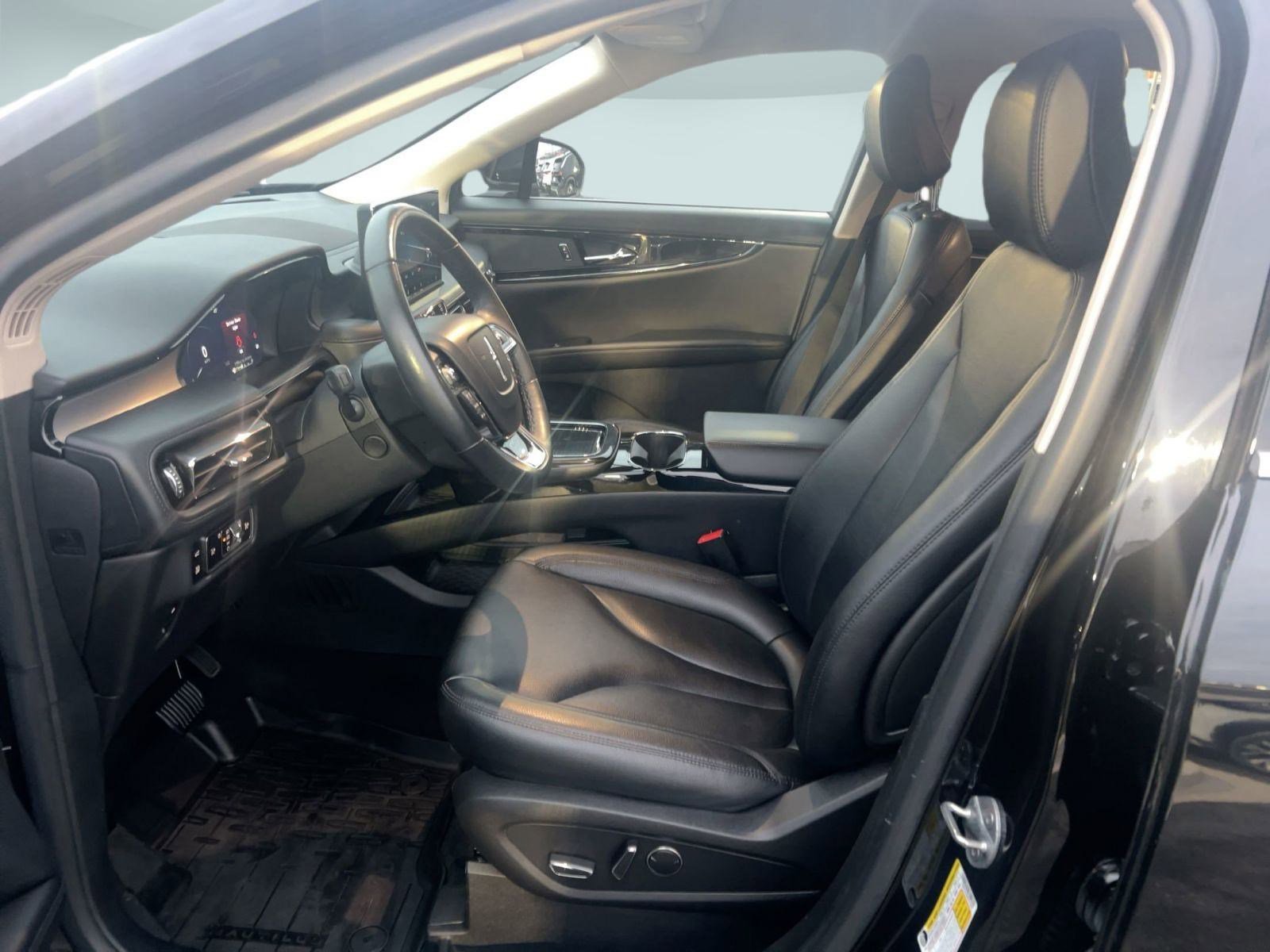 Used 2023 Lincoln Nautilus AWD w/ Premium Package image 5