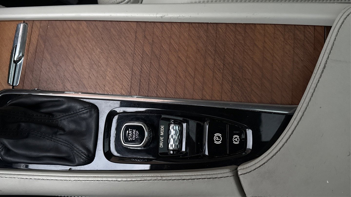 Used 2020 Volvo XC90 T6 Inscription w/ Protection Package Premier image 27