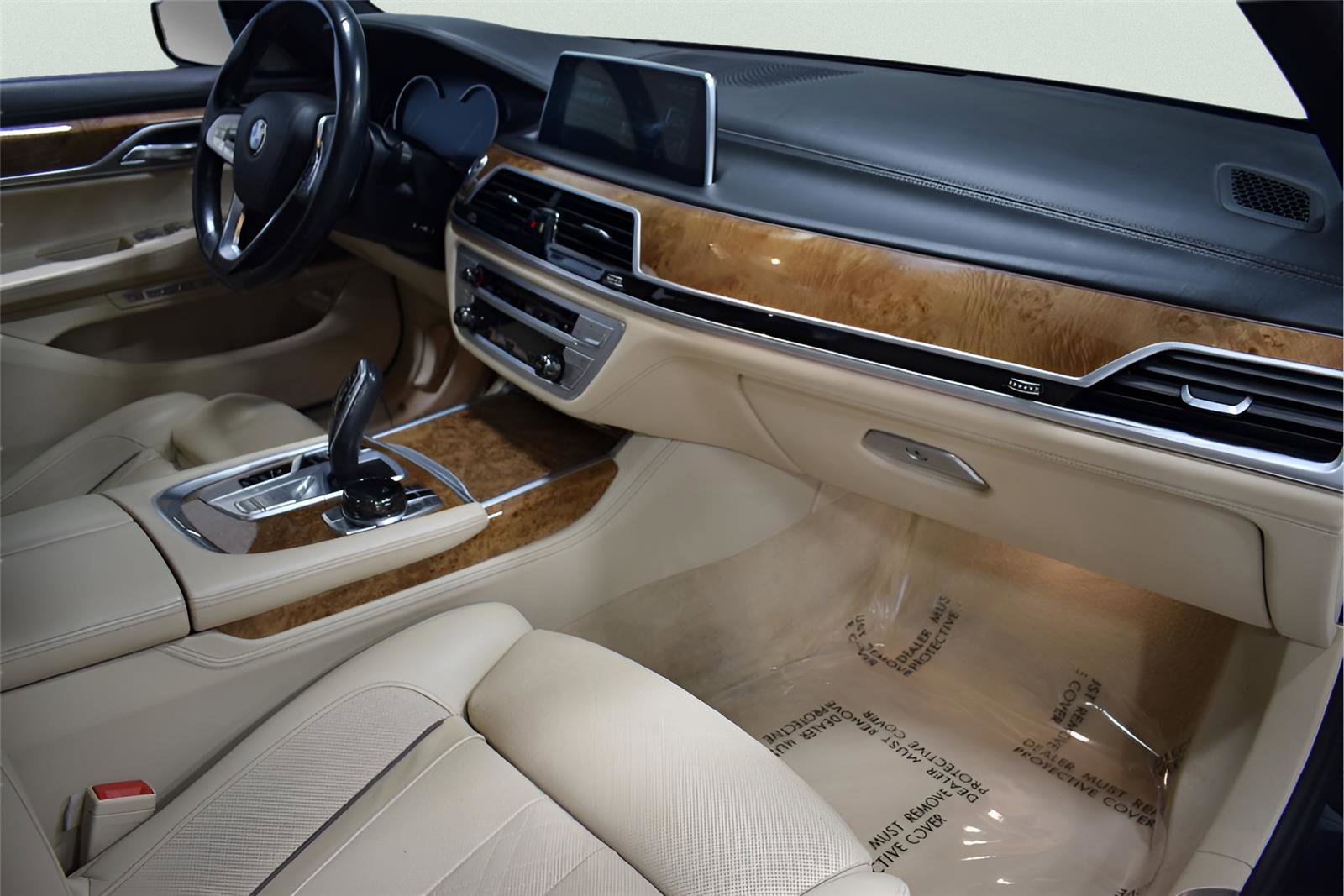 Used 2017 BMW 750i xDrive image 15