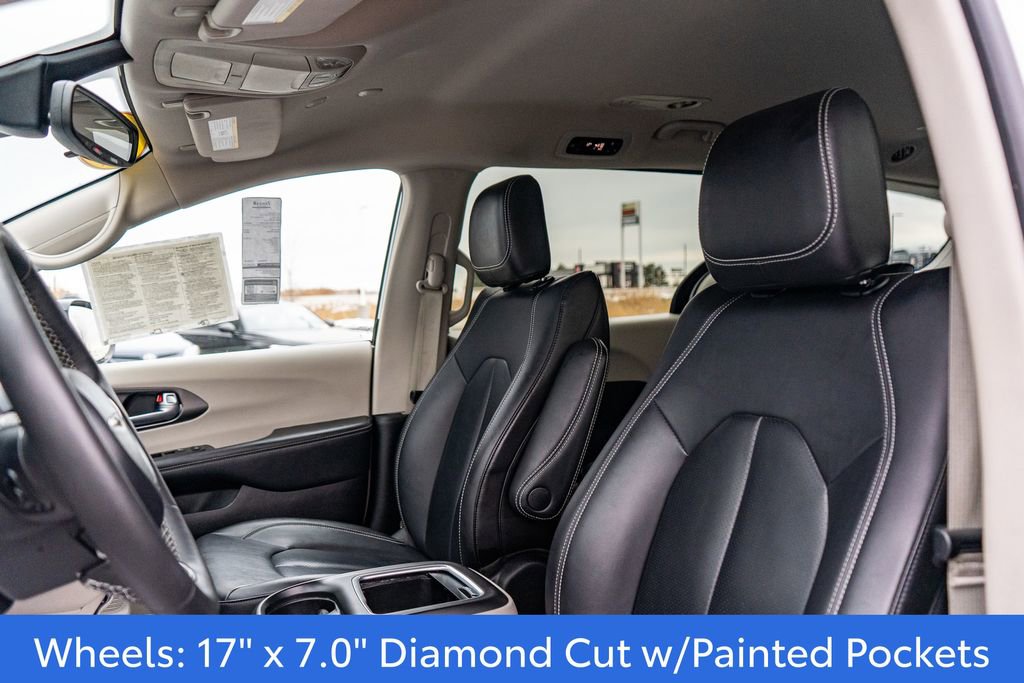 Used 2024 Chrysler Pacifica Select image 22