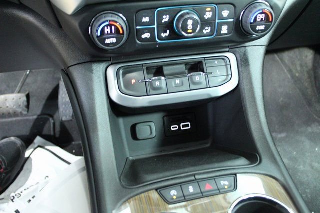Used 2023 GMC Acadia SLE w/ Driver Convenience Package image 19