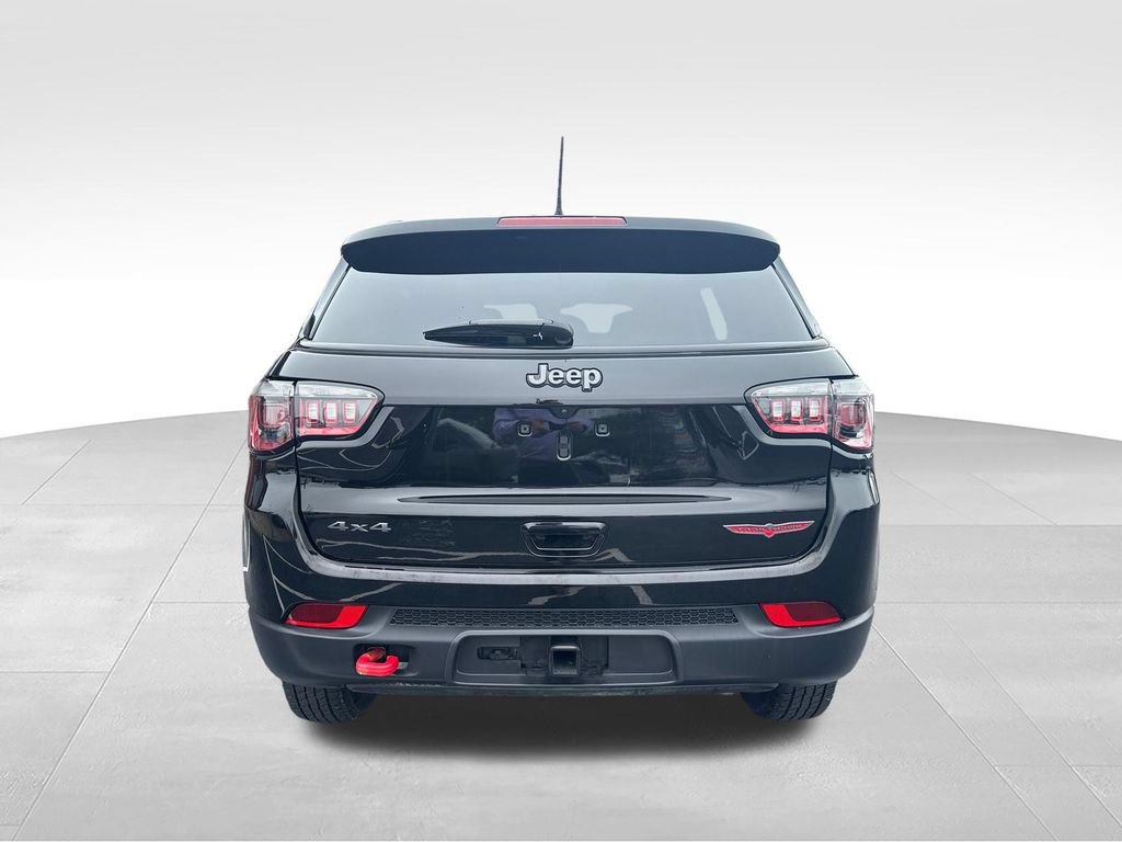 Used 2022 Jeep Compass Trailhawk w/ Trailhawk Convenience Group AWD/4WD image 9
