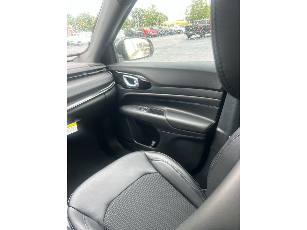 New 2026 Jeep Compass Latitude AWD/4WD image 11