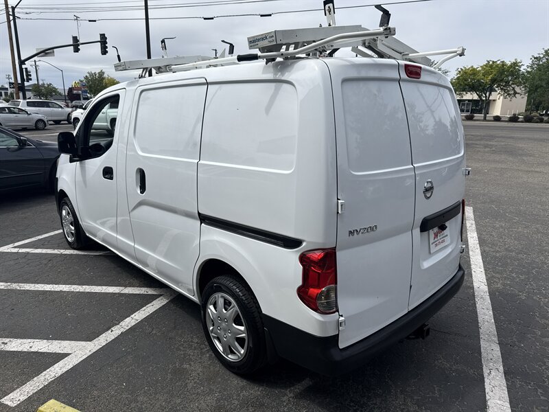 Used 2014 Nissan NV200 FWD image 3