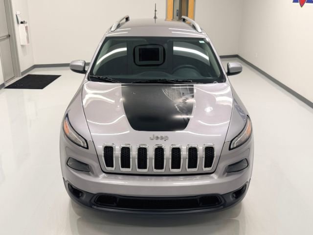 Used 2018 Jeep Cherokee Latitude image 3
