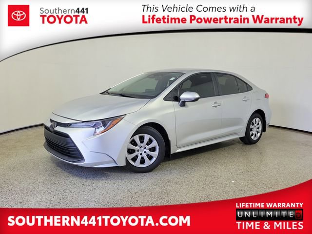 Used 2025 Toyota Corolla LE image 1
