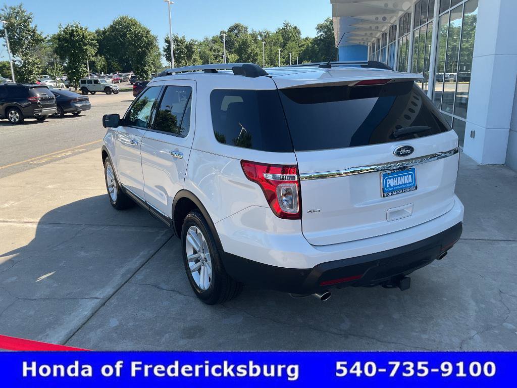 Used 2015 Ford Explorer XLT w/ Equipment Group 202A FWD image 4