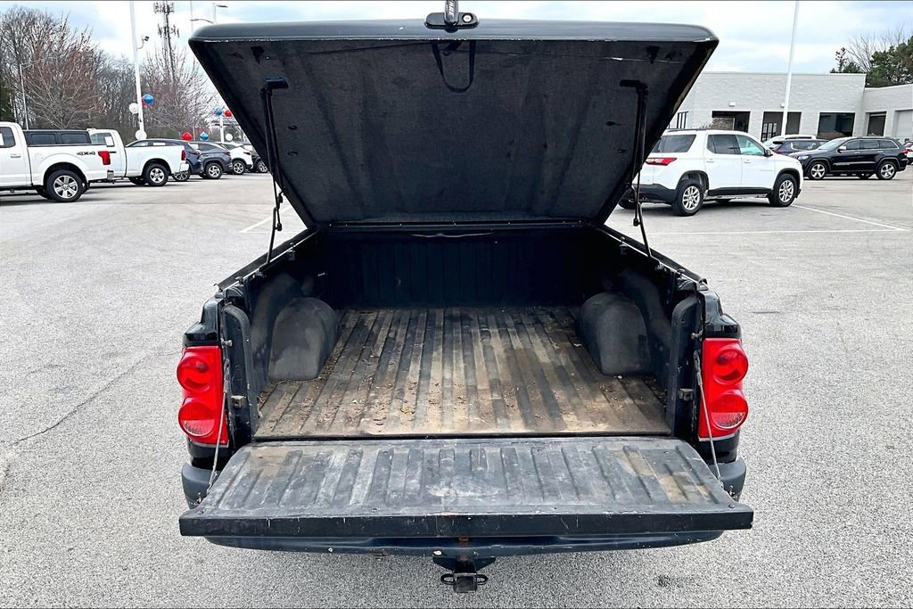 Used 2006 Dodge Dakota ST image 19