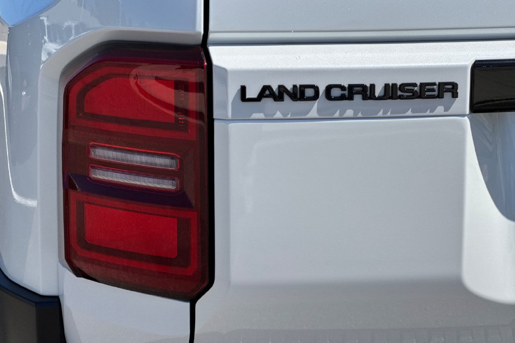 Used 2025 Toyota Land Cruiser AWD/4WD image 33