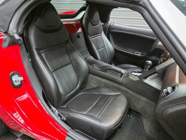 Used 2006 Pontiac Solstice Convertible w/ Premium Package RWD image 17