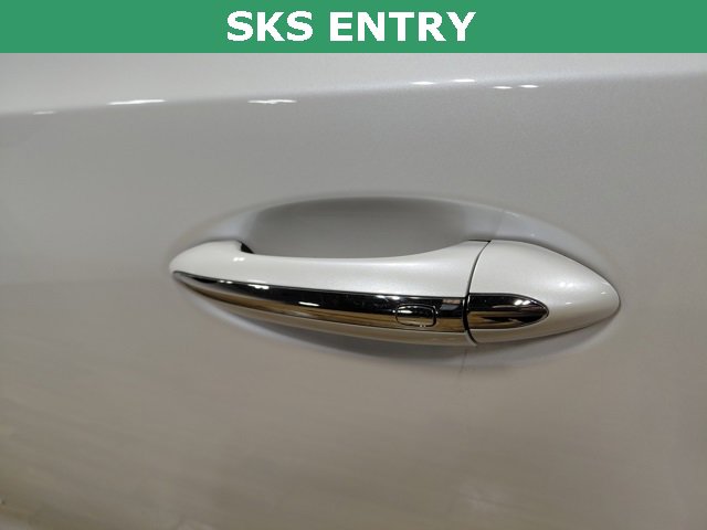 Certified 2023 Buick Enclave Avenir w/ Avenir Technology Package image 17