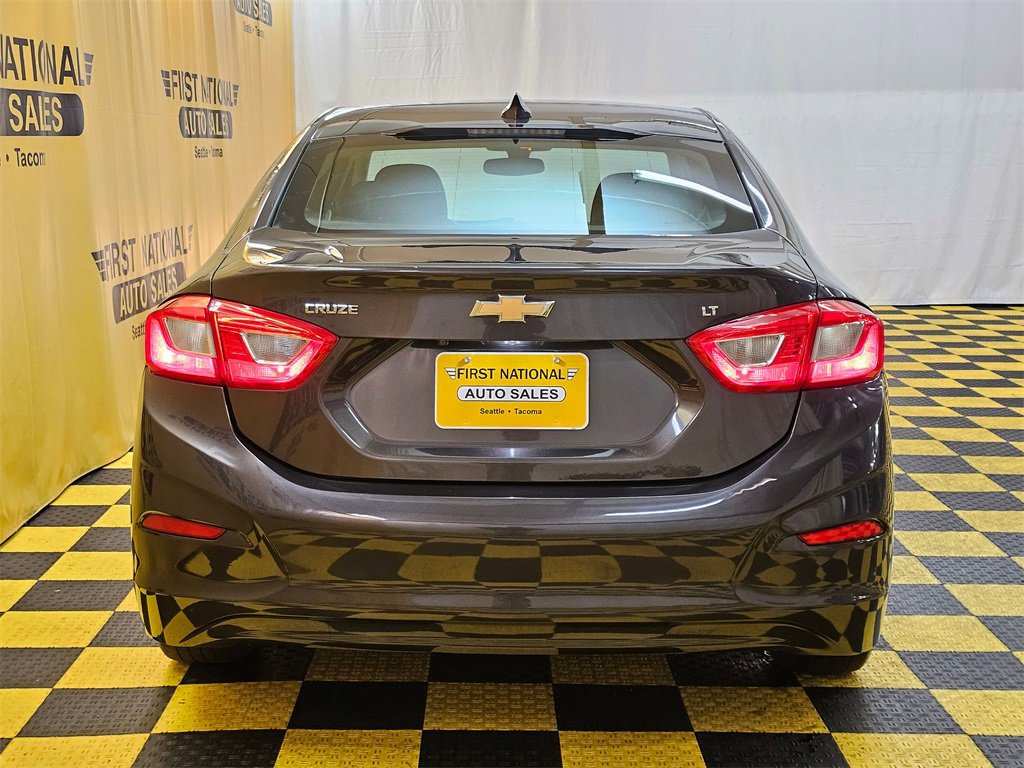 Used 2017 Chevrolet Cruze LT image 4