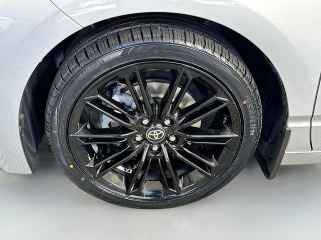 Certified 2021 Toyota Avalon XSE FWD image 4