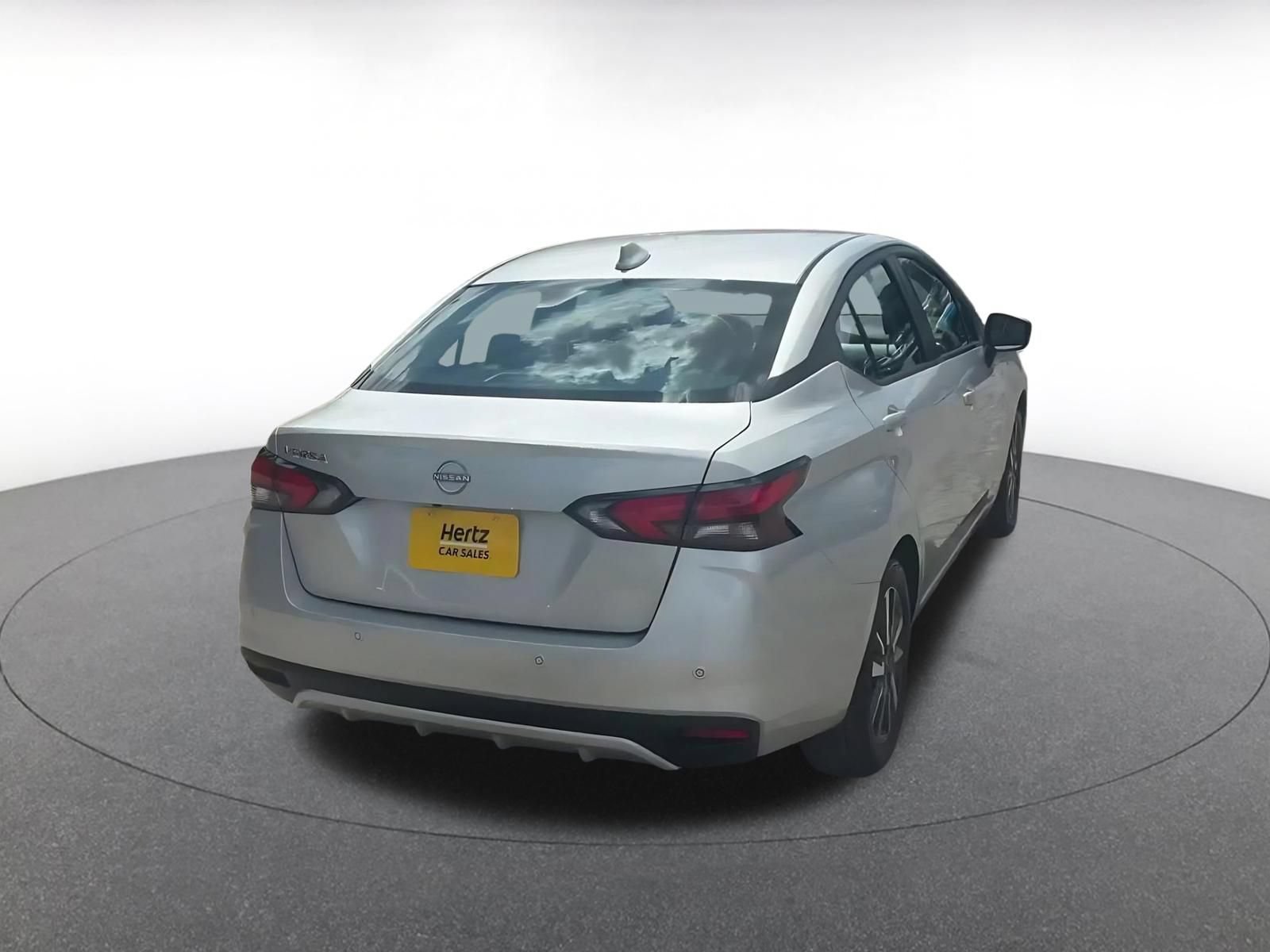 Used 2025 Nissan Versa SV FWD image 11
