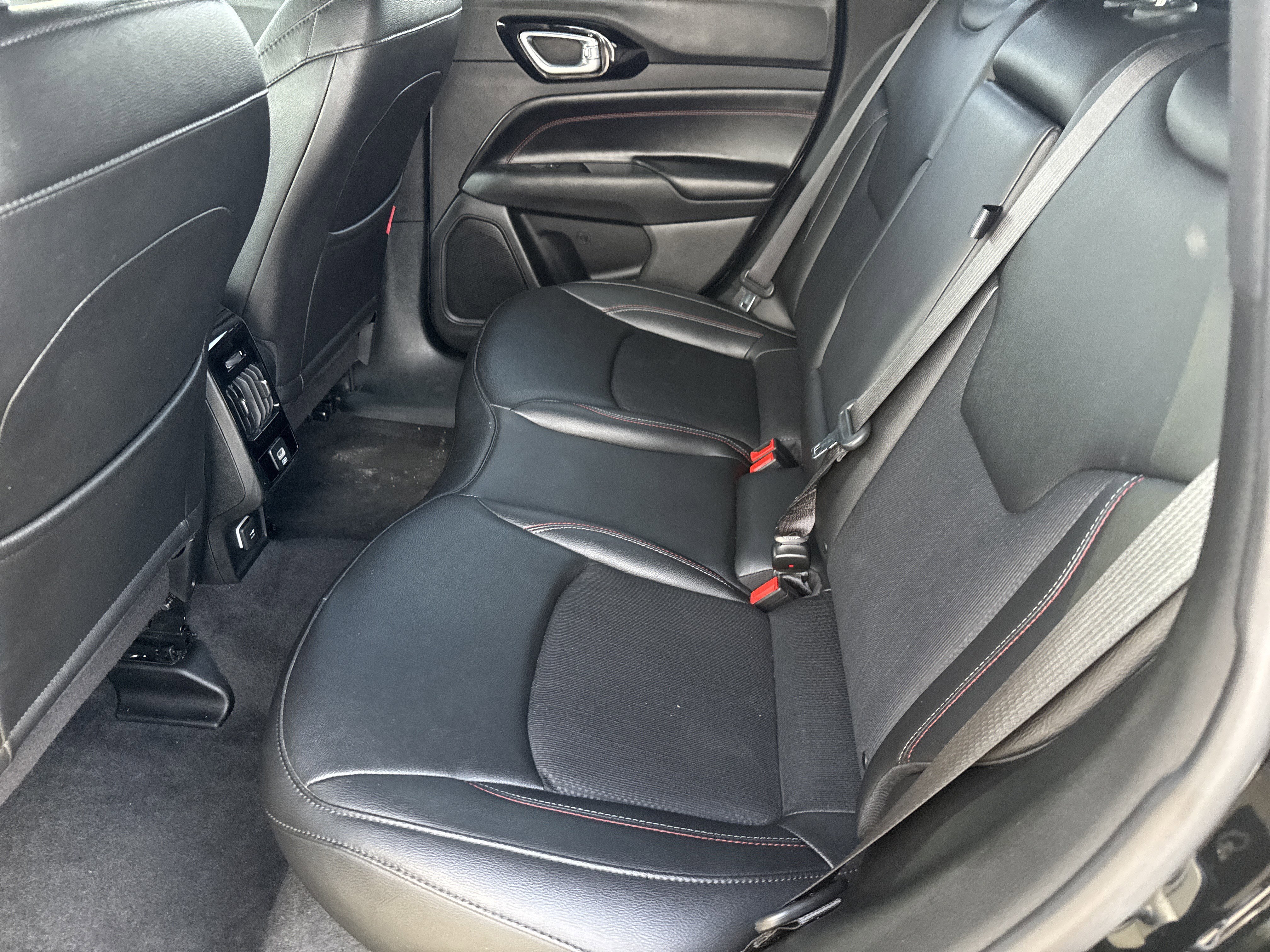 Used 2024 Jeep Compass Trailhawk image 11