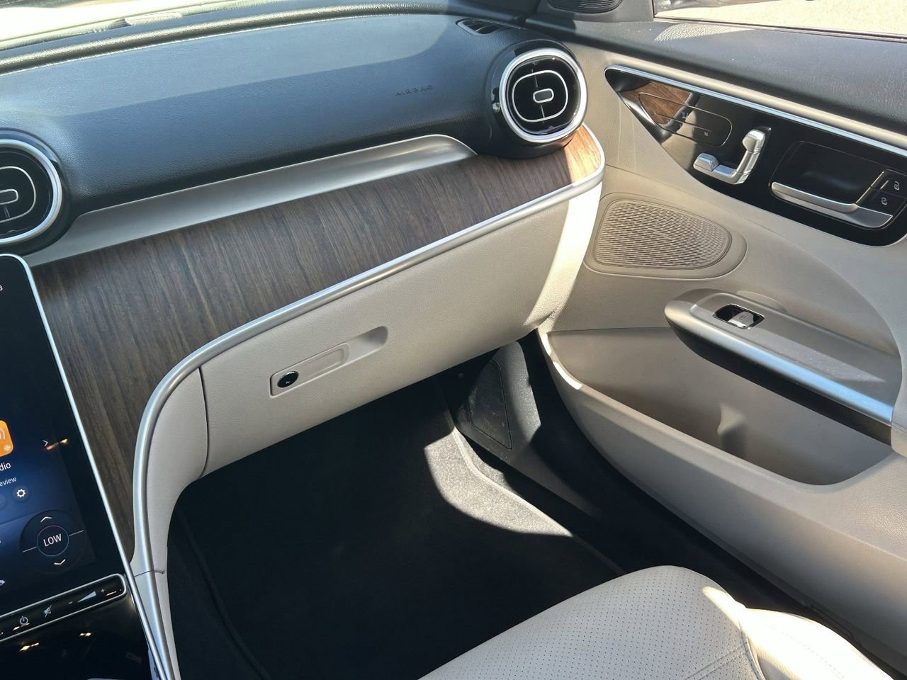 Used 2025 Mercedes-Benz C 300 4MATIC Sedan image 22
