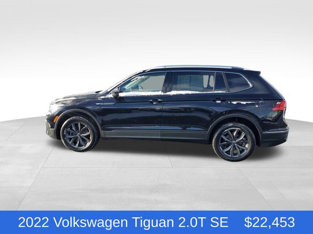 Used 2022 Volkswagen Tiguan SE w/ Panoramic Sunroof Package image 2