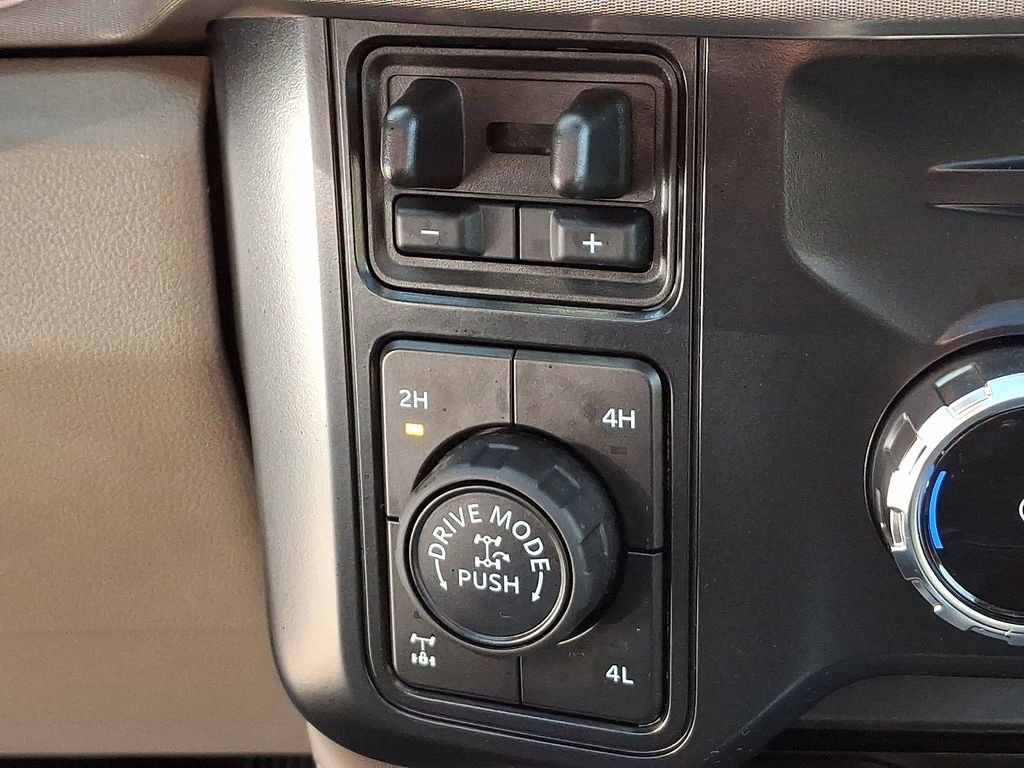 Certified 2025 Ford F250 Platinum w/ Platinum Plus Package image 28