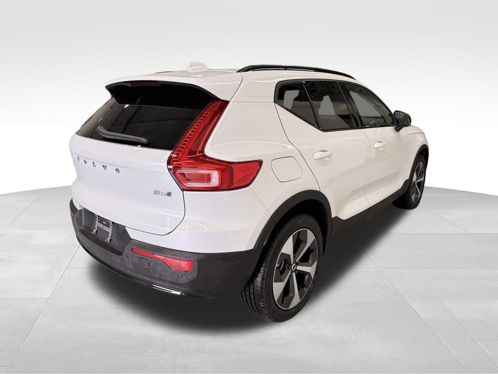 Used 2026 Volvo XC40 B5 Plus AWD/4WD image 6