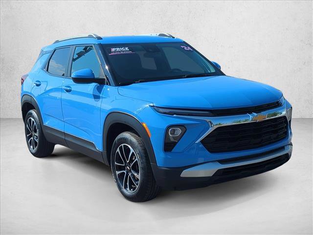Used 2024 Chevrolet TrailBlazer LT w/ Driver Confidence Package AWD/4WD image 3
