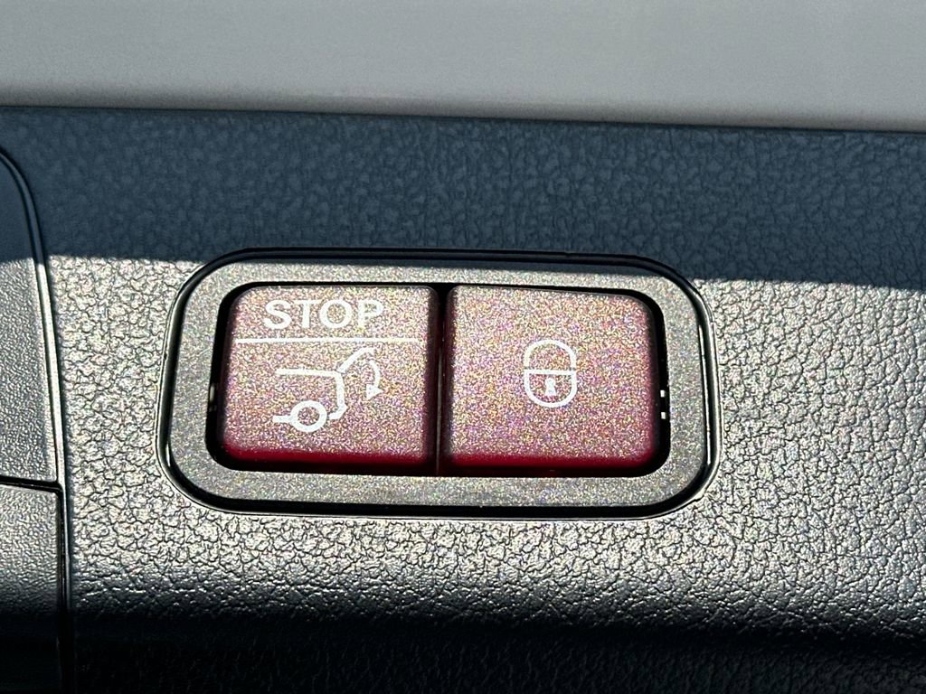 Certified 2024 Mercedes-Benz GLB 250 image 21