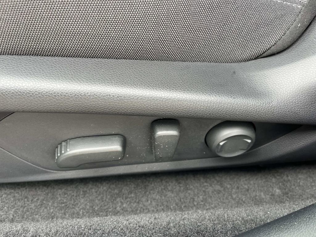 Used 2026 Subaru Crosstrek 2.0i Premium image 30