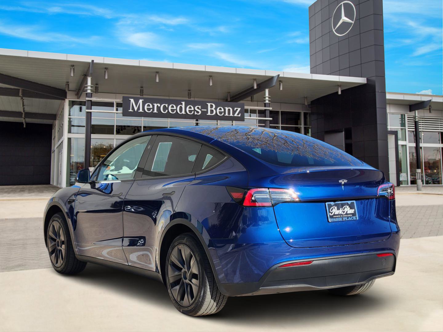 Used 2025 Tesla Model Y Long Range image 4