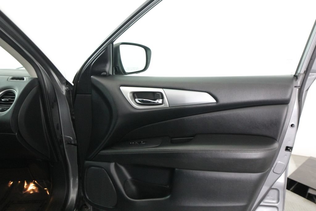 Used 2020 Nissan Pathfinder SL AWD/4WD image 59