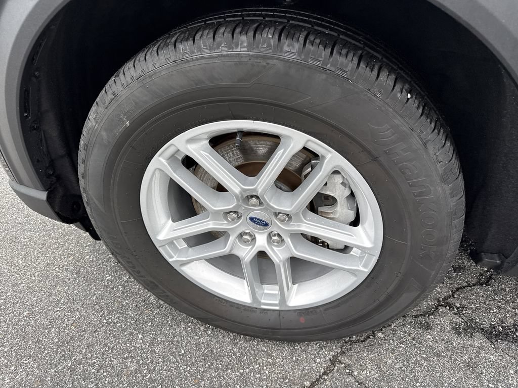 Used 2025 Ford Explorer Active AWD/4WD image 11