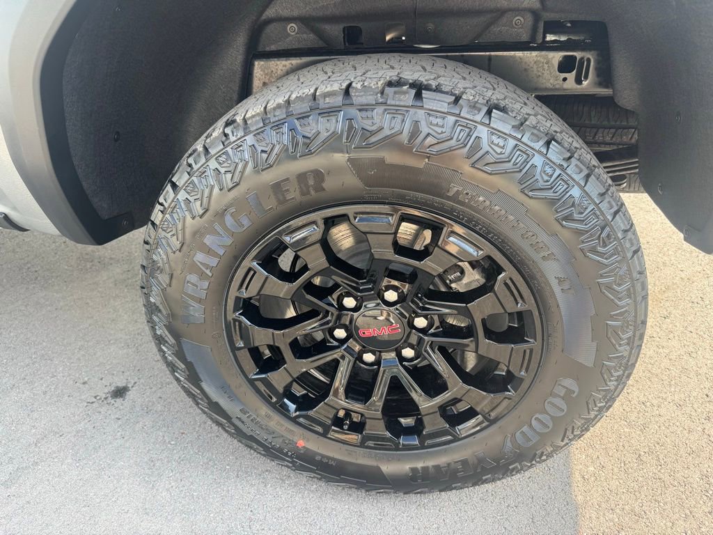 New 2026 GMC Canyon Elevation w/ Convenience Package image 36