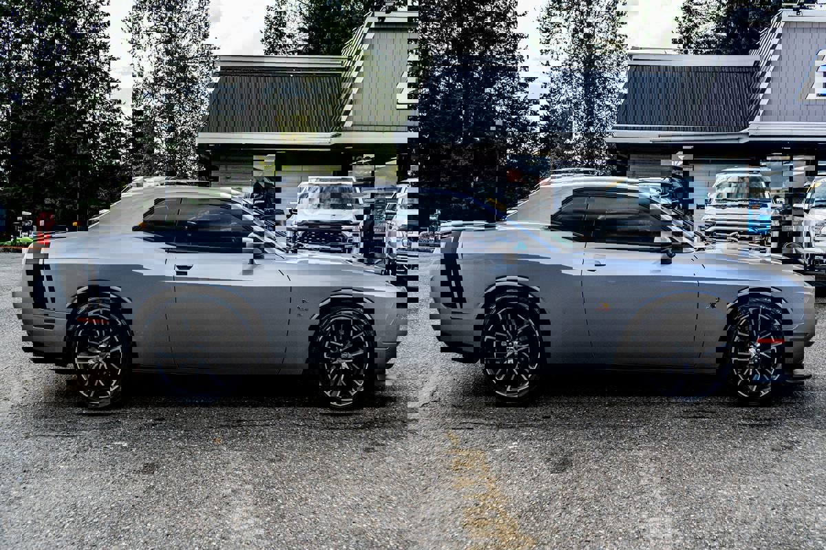 Used 2016 Dodge Challenger R/T Scat Pack w/ Leather Interior Group image 20