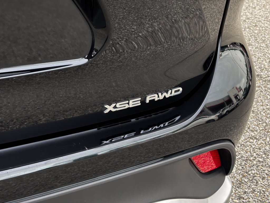 Used 2025 Toyota Highlander XSE AWD/4WD image 14