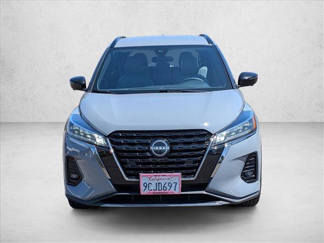 Used 2022 Nissan Kicks SR w/ Premium Package FWD image 2