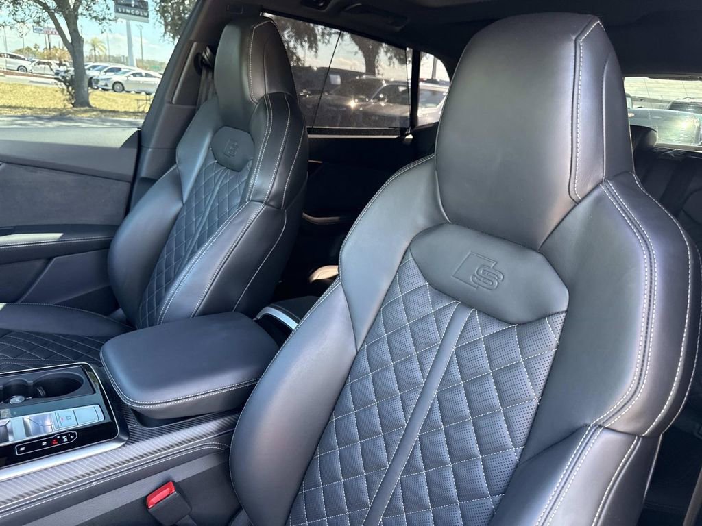 Used 2025 Audi SQ8 Prestige image 21