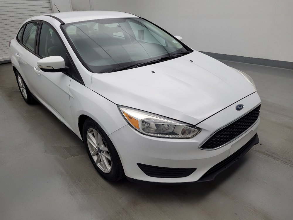 Used 2016 Ford Focus SE w/ SE Cold Weather Package FWD image 13