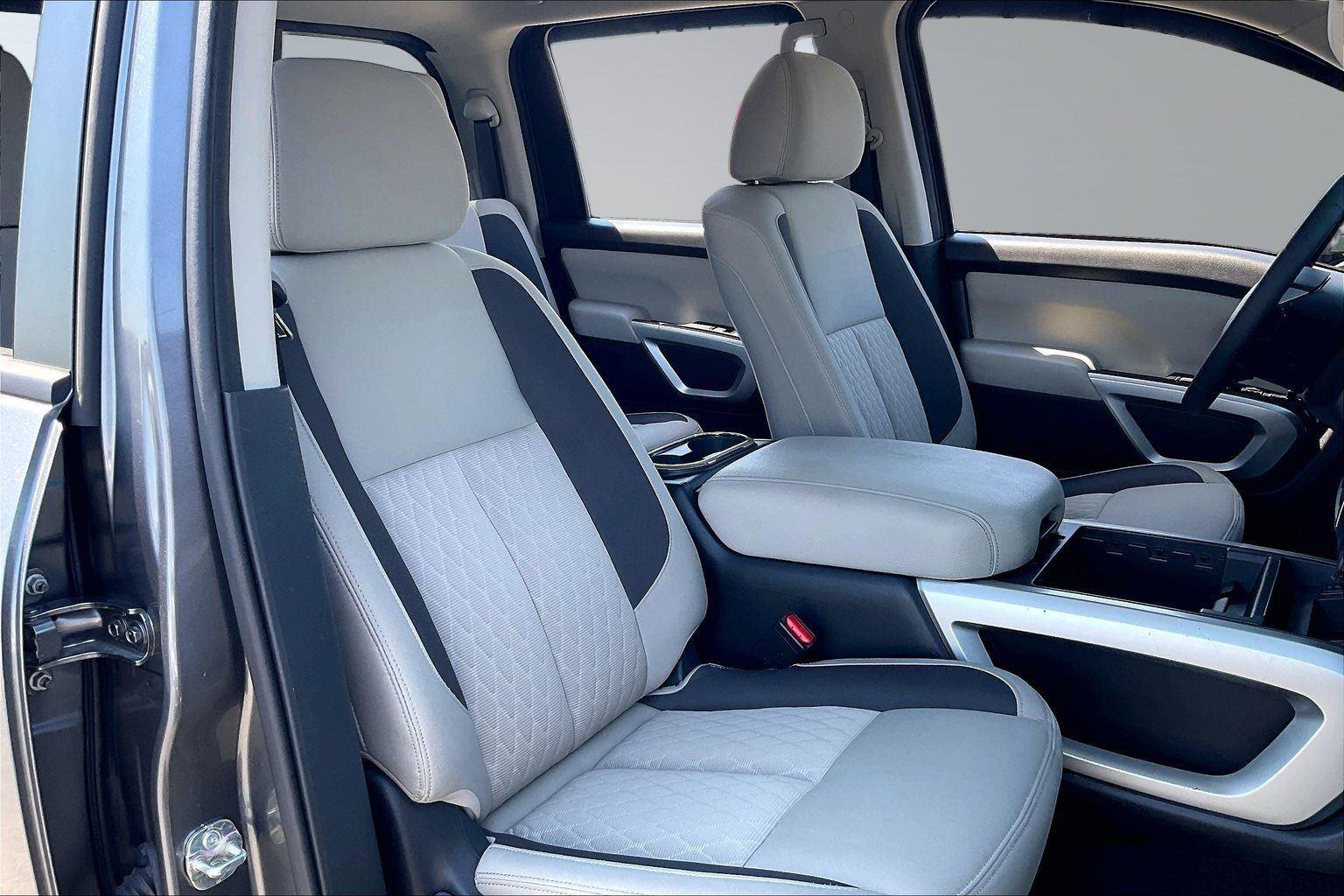 Certified 2024 Nissan Titan SV w/ SV Convenience Package RWD image 9