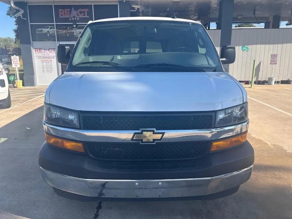 Used 2024 Chevrolet Express 3500 LS w/ Chrome Appearance Package image 2