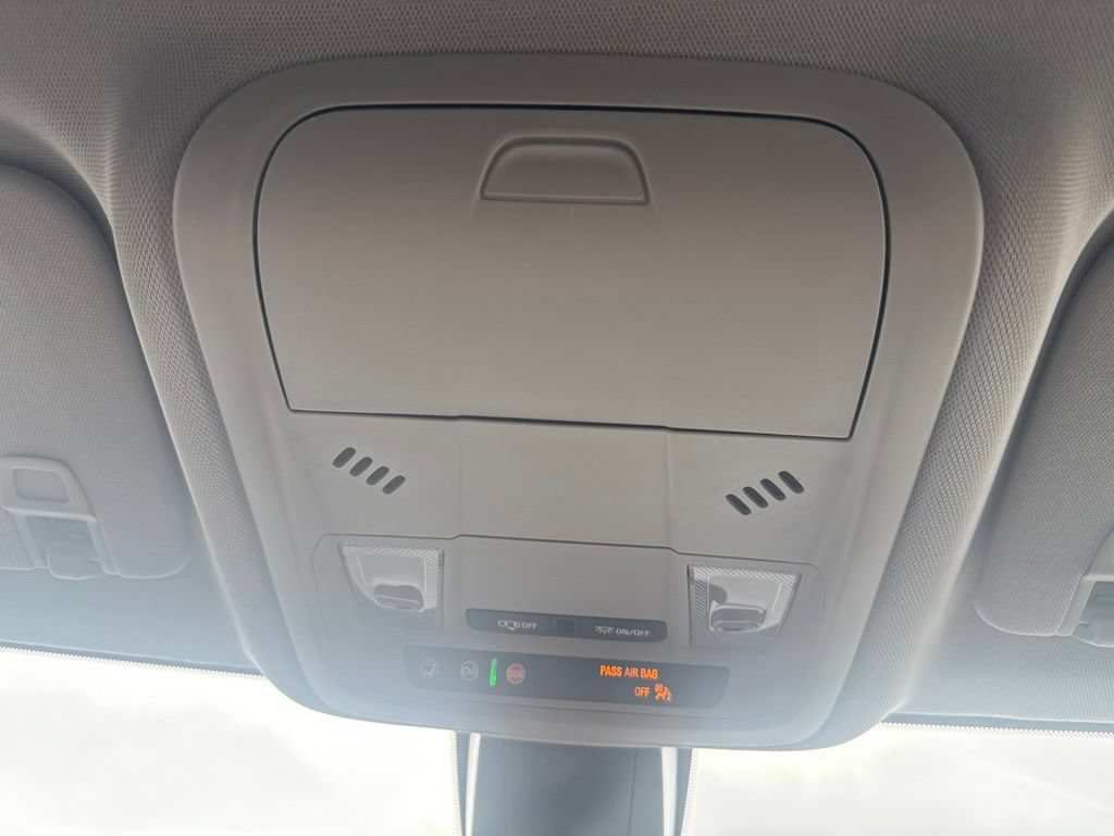 Used 2025 Chevrolet Blazer LT FWD image 39