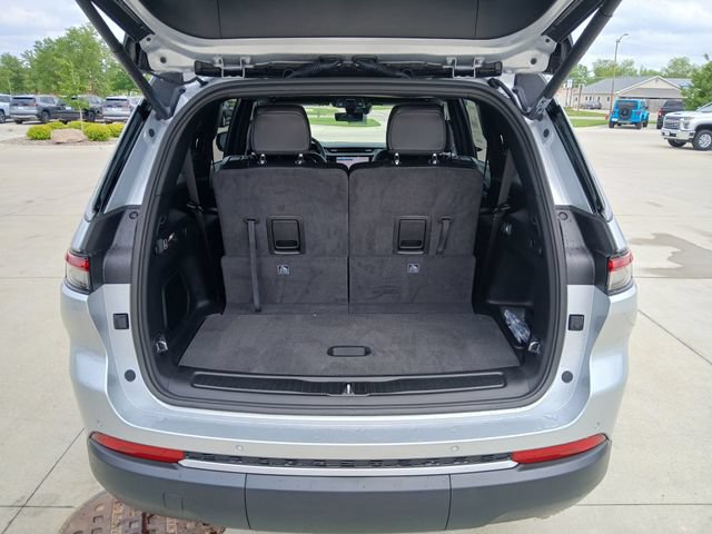 New 2026 Jeep Grand Cherokee L Limited w/ Luxury Tech Group II AWD/4WD image 19