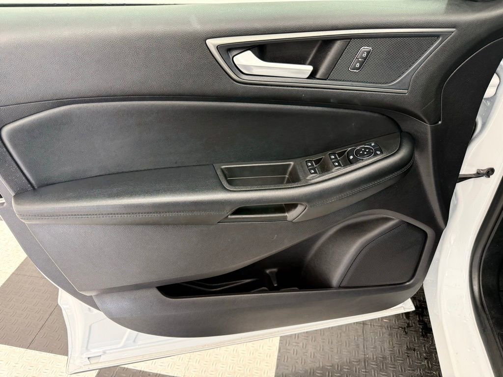 Used 2022 Ford Edge SE w/ Black Appearance Package image 15