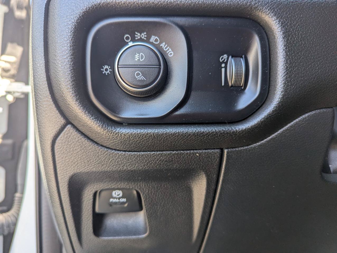 Used 2022 RAM 1500 Big Horn AWD/4WD image 16