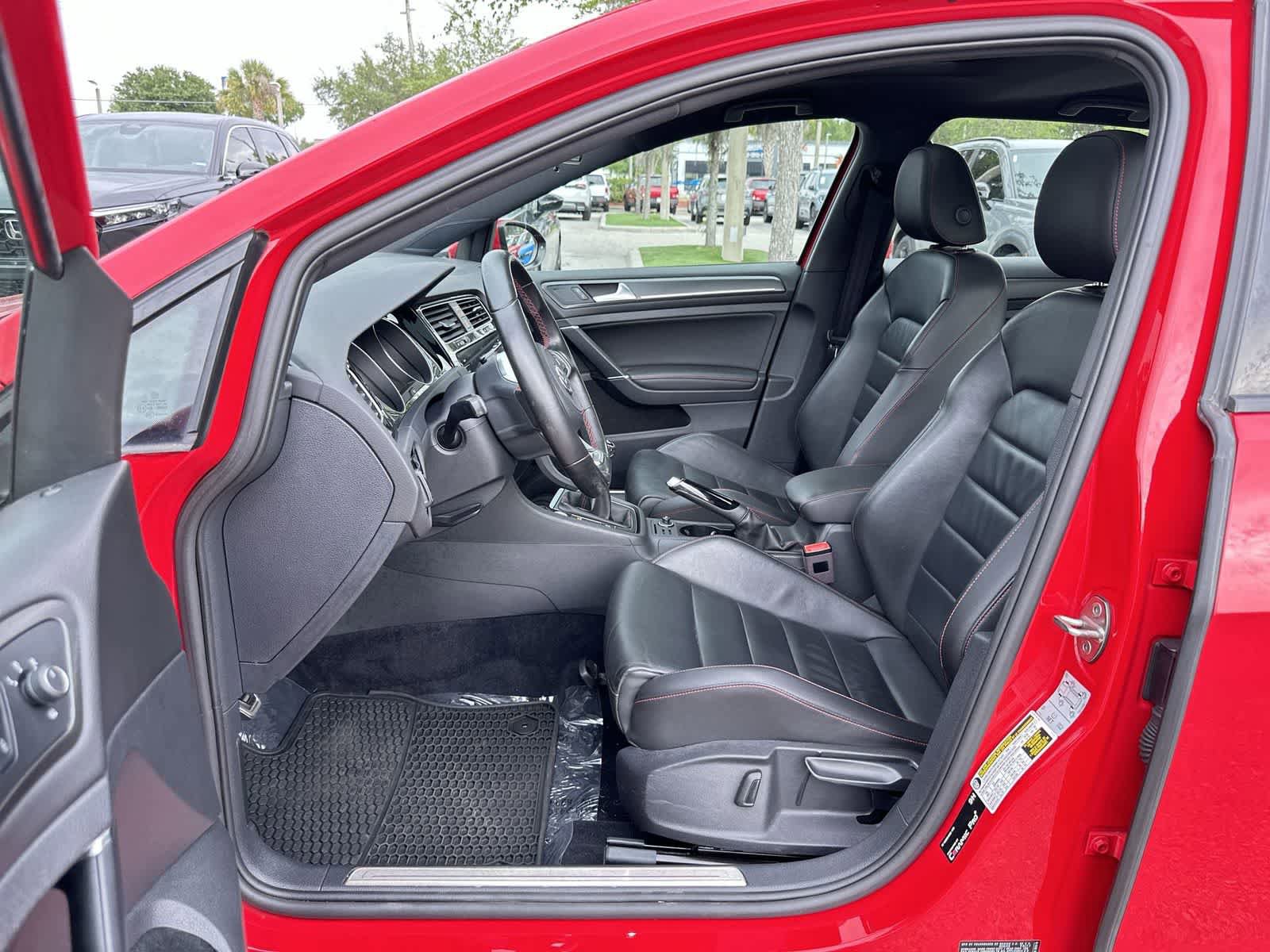 Used 2018 Volkswagen GTI SE w/ SE Leather Package FWD image 2