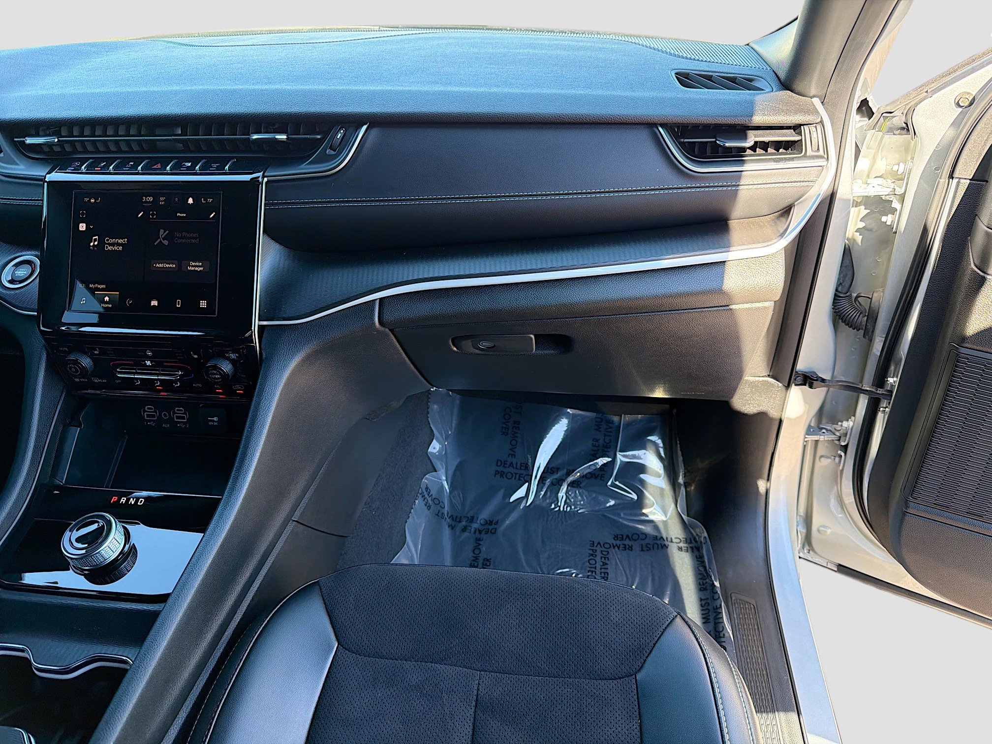 Used 2023 Jeep Grand Cherokee L Laredo image 17