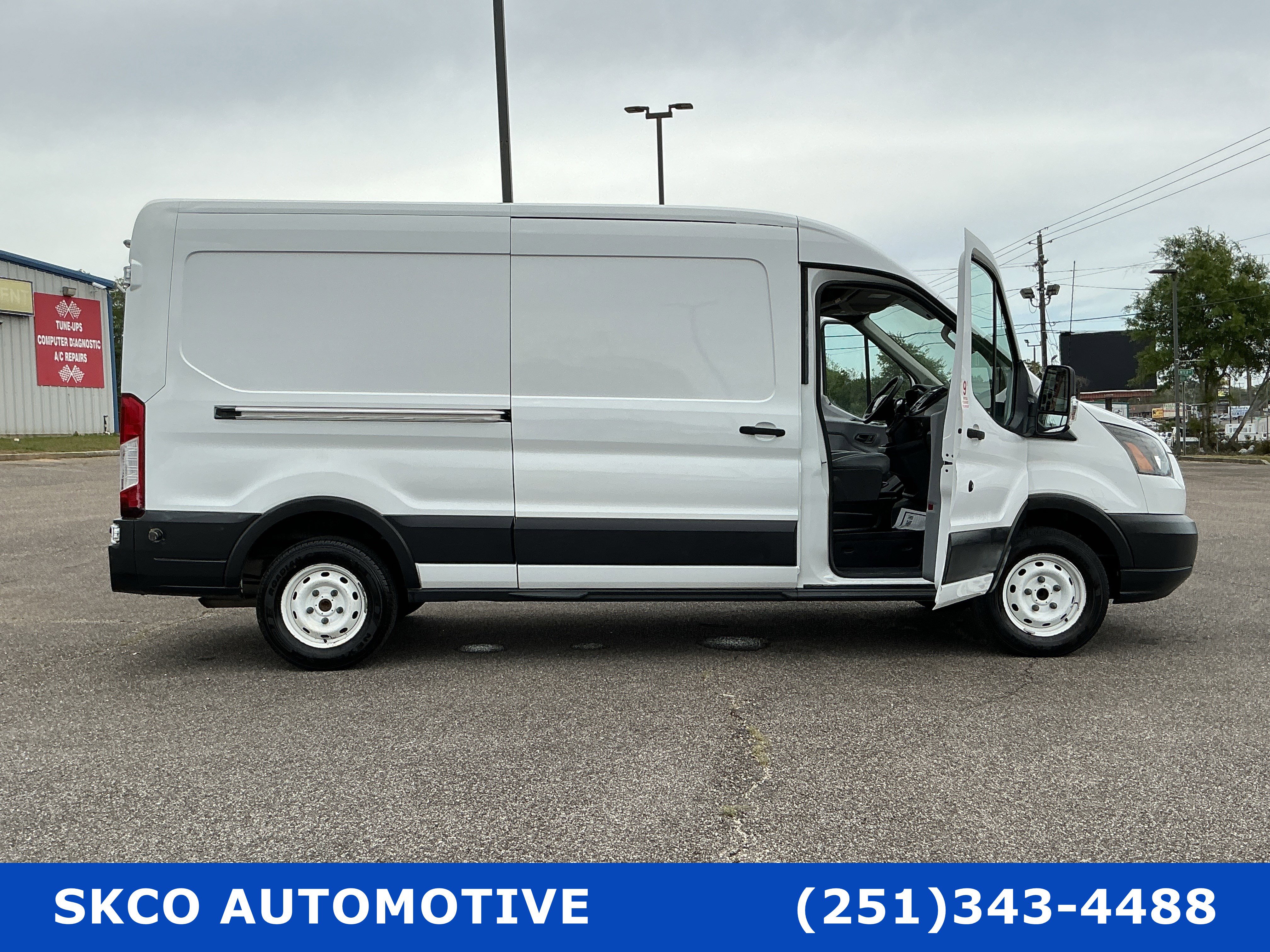 Used 2018 Ford Transit 150 148 Medium Roof image 33