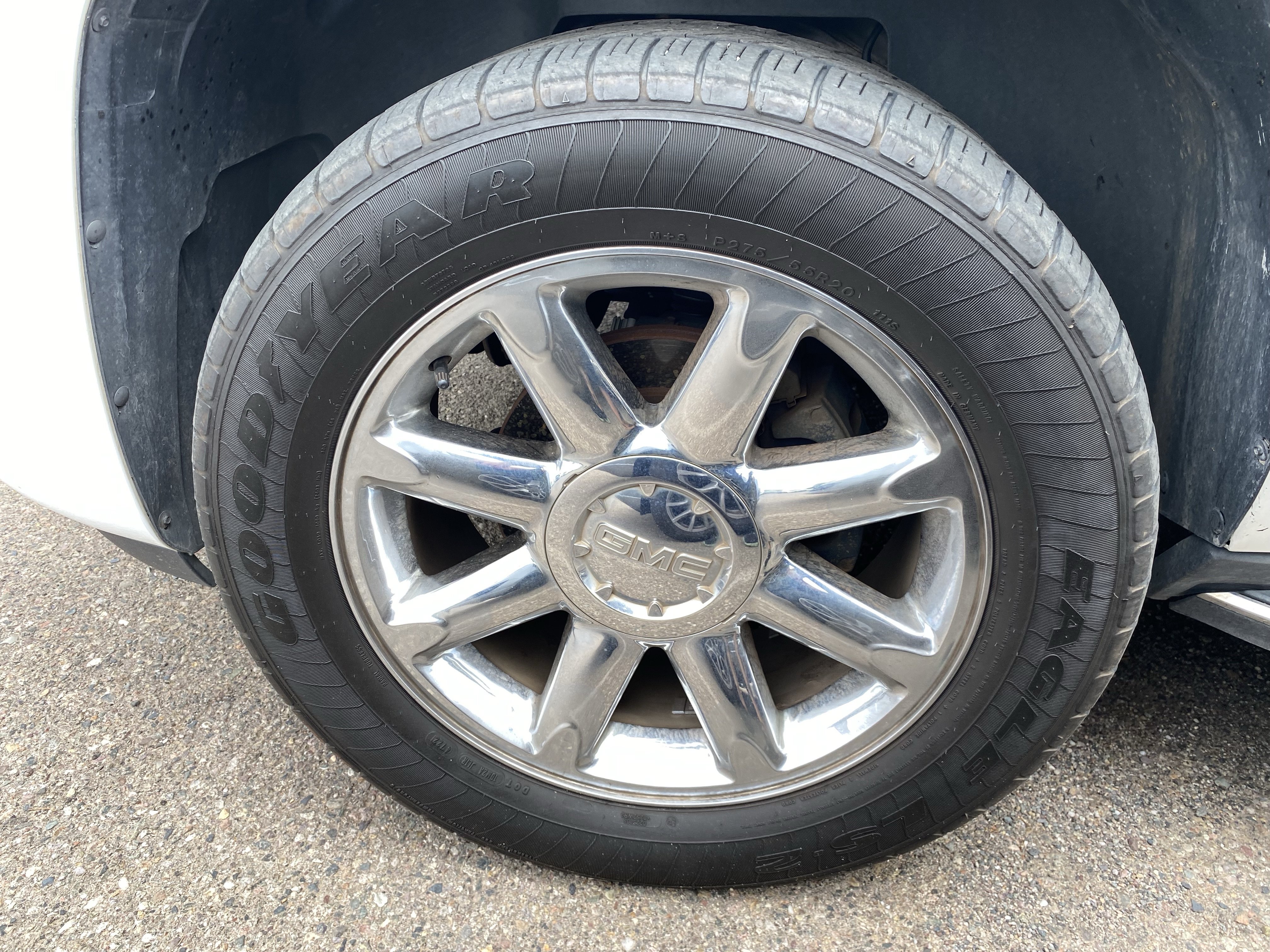 Used 2013 GMC Yukon Denali AWD/4WD image 8