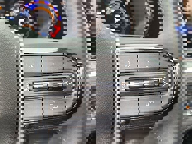 Used 2024 Chevrolet Colorado LT w/ LT Convenience Package image 25